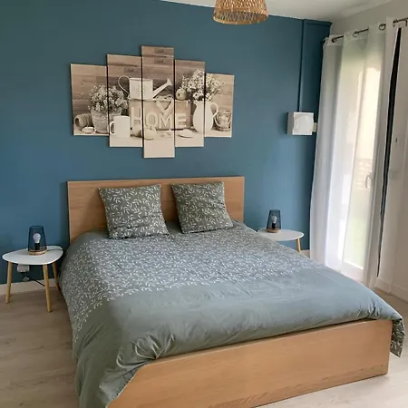 La Briquette 6 Personnes Proche Rer D Holiday home Combs-la-Ville